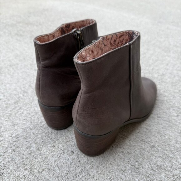 Lucky Brand Malvelia Brown Leather Stack Heel Size 7.5 Zip Booties Boots Ankle - Picture 5 of 13